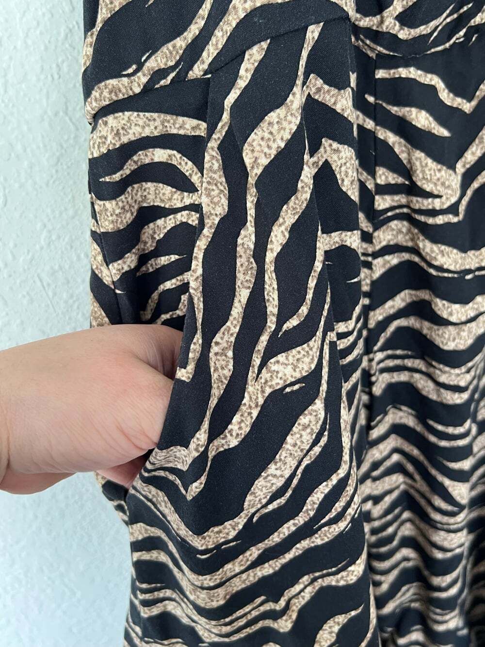 Torrid Plus Size 3 3X Zebra Stripe Sundress Cami Adjustable Straps Pockets - Picture 7 of 7